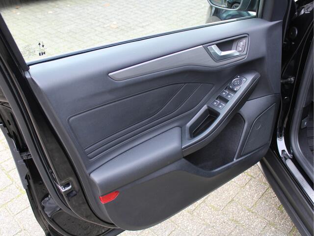 Ford FOCUS 1.0 EcoBoost 126pk Titanium Business 1e Eig/Dealeronder./Winterpack/AdaptiveCruise/ClimateControl/AppleCarplay/AndroidAuto