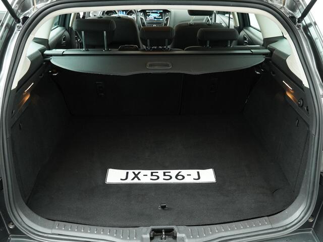 Ford FOCUS Wagon 1.0 Trend - Navigatie - Trekhaak - Lichtmetalen velgen