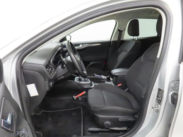 Ford FOCUS Wagon 1.0 EcoBoost Hybrid Titanium Rijklaar incl 12 mnd BOVAG garantie! Airco ECC Navi Carplay PDC VA+ Camera Full LED DAB+ Lichtmetalen velgen