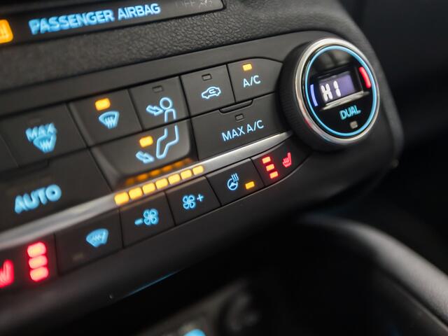 Ford FOCUS Wagon 1.0 EcoBoost Titanium X Automaat (VIRTUAL COCKPIT, APPLE CARPLAY, GROOT NAVI, STUUR/STOELVERWARMING, SPORTSTOELEN, ADAPTIVE CRUISE, KEYLESS, GETINT GLAS, CAMERA, NIEUWSTAAT)