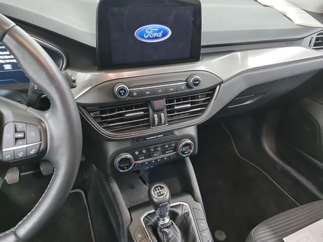 Ford FOCUS Wagon 1.0 EcoBoost Hybrid Titanium X Business 1e-Eig. & Dealer-Onderh. BOVAG-Garantie. NL-Auto.