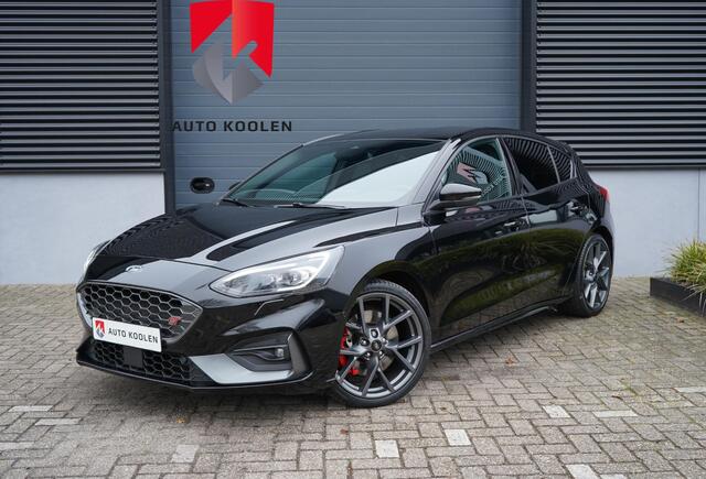 Ford FOCUS 2.3 EcoBoost ST-3 Perfomance / Winterpack / Camera