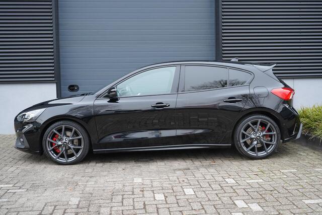 Ford FOCUS 2.3 EcoBoost ST-3 Perfomance / Winterpack / Camera