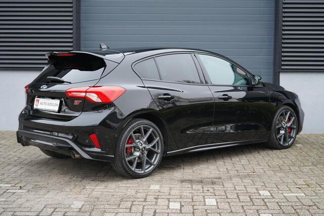 Ford FOCUS 2.3 EcoBoost ST-3 Perfomance / Winterpack / Camera