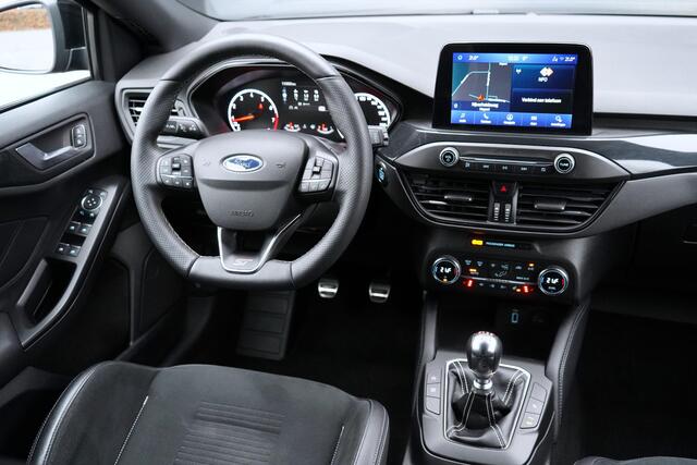 Ford FOCUS 2.3 EcoBoost ST-3 Perfomance / Winterpack / Camera