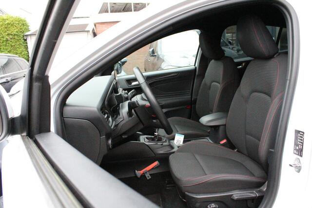 Ford FOCUS 1.0 EcoBoost ST Line Business | PDC-V/A | NAVIGATIE | DAB-RADIO | CARPLAY | 17'LMV | AIRCO | D-GLAS | LED |