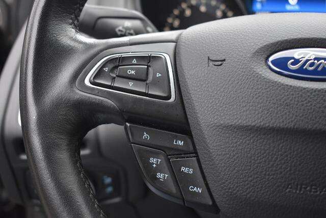 Ford FOCUS 1.0 Titanium 1e Eigenaar | Navigatie | Trekhaak | 100% Onderhouden | 12 mnd BOVAG garantie | Whatsapp 06-53188999