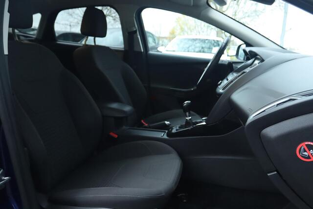 Ford FOCUS 1.0 TITANIUM ST-LINE SPORT | NAVI | KEY-LESS | CAMERA | PDC