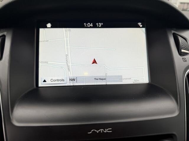 Ford FOCUS 1.0 Titanium * 36.893 Km * Airco * Navi * Cruise Control * Led * NIEUWSTAAT *