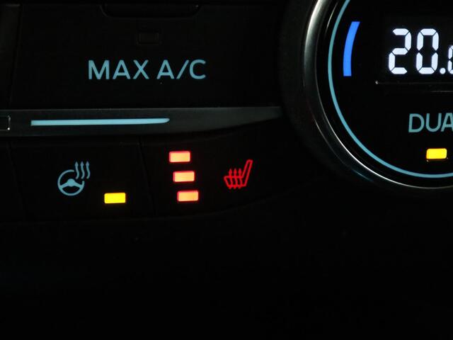 Ford FOCUS 1.5 EcoBoost Active | Stoel & stuurverwarming | Trekhaak | Camera | Adaptive cruise | Carplay | Navigatie | B&O Sound | Climate control | Keyless | Full LED | Park Assist