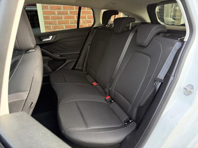 Ford FOCUS 1.0 EcoB. Tr Ed. bns TREKHAAK / CARPLAY / ANDROID / DAB+ / NAVI