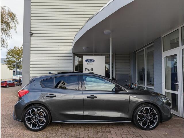 Ford FOCUS 1.5 EcoBoost 182pk ST Line Panoramadak Trekhaak Navi B&O 18" LM velgen Privacy Glass NL-Auto 5drs