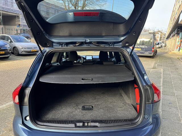 Ford FOCUS Wagon 1.0 EcoBoost ST Line Business | Navigatie | Cruise Control | Winter-Pack | Parking Pack | Blis (Dodehoek Detectie ) | B&O Audio | Keyless Enrty | 18 Inch Velgen | Dealeronderhouden |