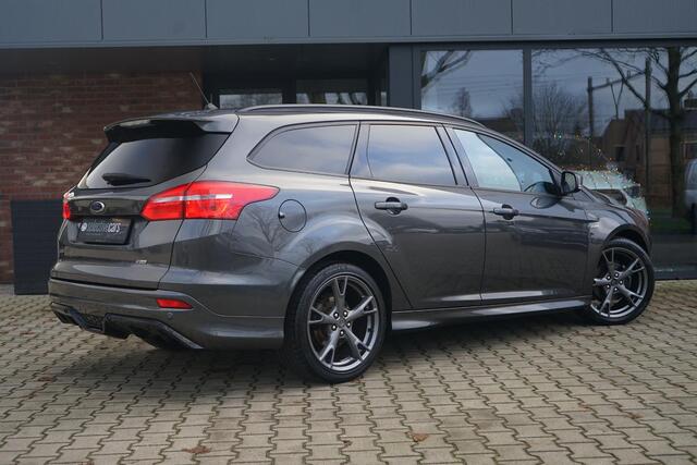 Ford FOCUS 1,0 EcoBoost 92kW ST-Line ,18''LM, Nieuw Onderhoud, LED, Magnetic Grey.