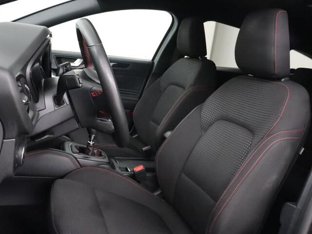 Ford FOCUS 1.0 EcoBoost Hybrid ST Line X | Trekhaak | Stoel & stuurverwarming | Camera | Carplay | B&O Sound | Navigatie | Keyless | Full LED | Climate control | Cruise control