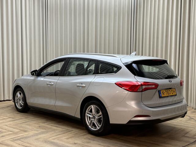 Ford FOCUS Wagon 1.0 EcoBoost Hybrid Trend *Org.NL!* Carplay / Camera / Cruise / LED / Navigatie / 16'' LMV