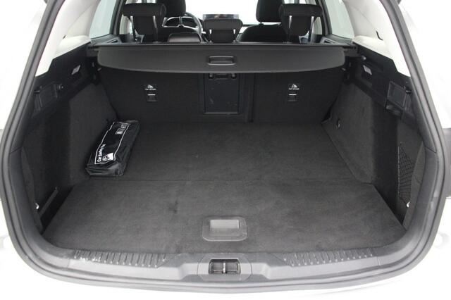 Ford FOCUS 1.0 EcoBoost Hybrid Titanium X wagon - Carplay, Navi, Cruise, Camera