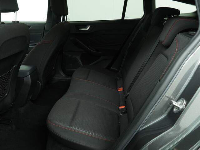 Ford FOCUS Wagon Ecoboost Hybrid 125 pk ST-line | Winter Pack | 4 seiz. banden | Navi | Clima | Cruise | Dr. loos Apple Carplay