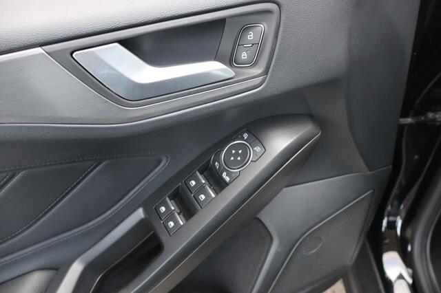 Ford FOCUS Wagon 1.0 EcoB. Titanium | Geen import | Trekhaak I Navi | Cruise |