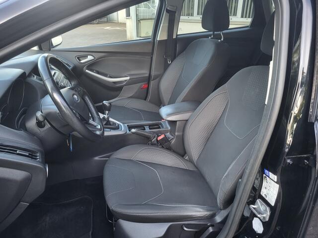 Ford FOCUS Wagon 1.5 Titanium Edition Eerste eigenaar Automatische airco Stoelver