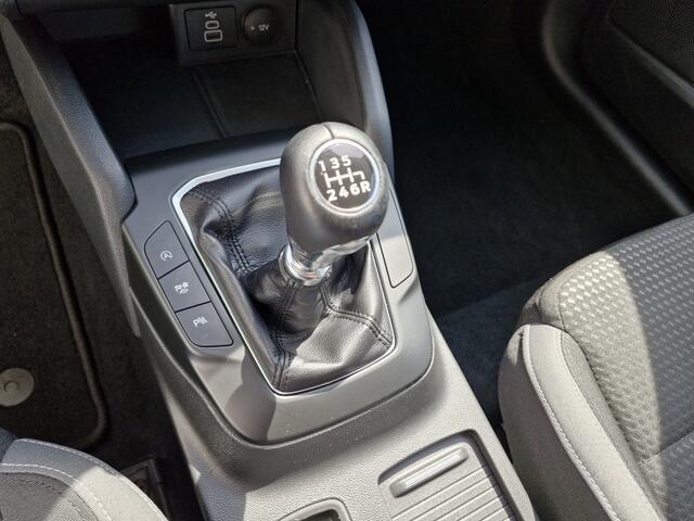 Ford FOCUS Wagon 100 PK Connected | Parkeersensoren voor + achter | LED verlichti