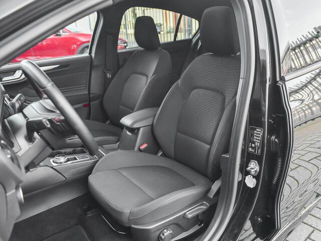 Ford FOCUS 1.5 EcoBoost ST Line Business Feestdagen geopend bel voor een afspraak. B&O, Panoramadak, Adaptieve, cruise control Led verlichting, 18 inch Velgen