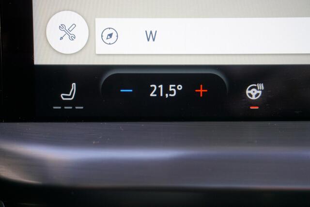 Ford FOCUS Wagon 1.0 EcoB.125PK Hybrid Titanium X/Panoramadak/ Zeldzaam Compleet!!!