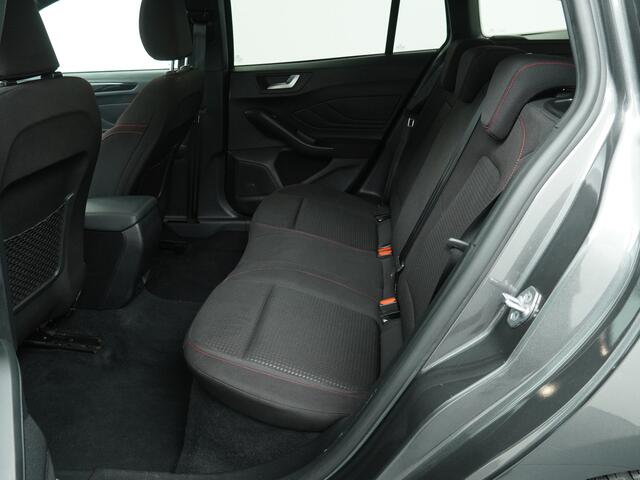 Ford FOCUS Wagon EcoBoost Hybrid 125 pk ST Line | Winter Pack | 4 seiz. banden | Navi | Clima | Cruise | Dr. loos Apple Carplay