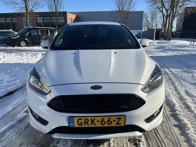 Ford FOCUS Wagon 1.5 ST-Line 182PK 18INCH SPORTST KEY-LESS