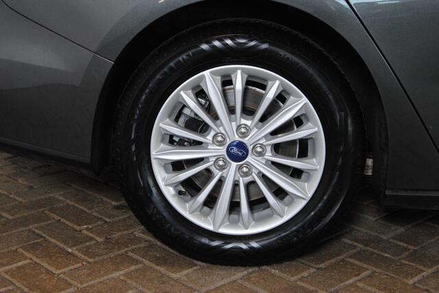 Ford FOCUS Wagon 1.0 EcoB. Tit. XBns || Trekhaak | Apple Carplay|| AUTOMAAT