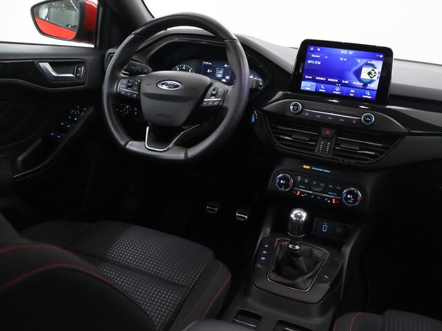 Ford FOCUS 1.0 EcoBoost ST Line Business | Trekhaak | Winterpakket | Cruise Control Adaptief | Navigatie | Climate Control |