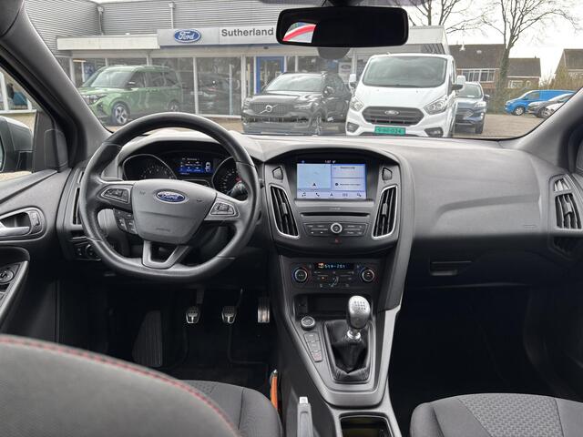 Ford FOCUS 1.0 Ecoboost ST-Line 125pk Achteruitrijcamera | 18 inch velgen | Voorruitverwarming | Apple Carplay, Android auto | Achterspoiler | Dealer onderhouden