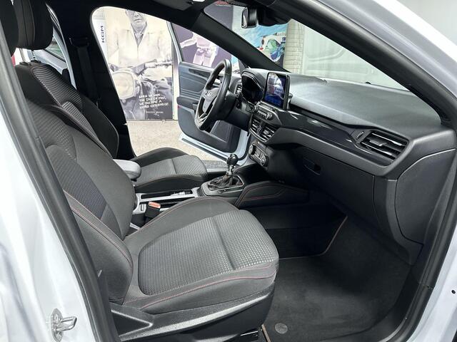 Ford FOCUS 1.0 EcoBoost Hybrid ST Line X Business 155PK | Navi | Led | Winter pakket