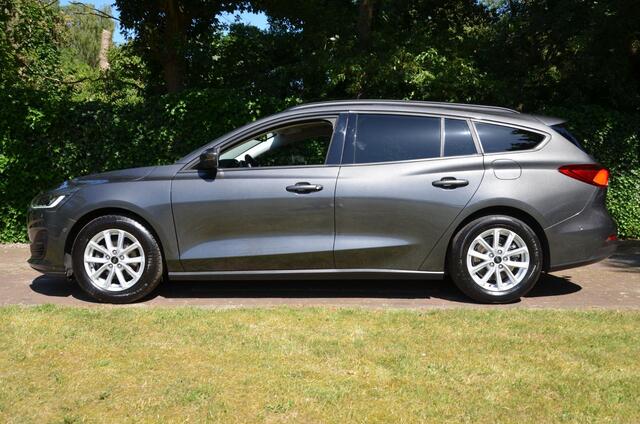 Ford FOCUS Wagon 1.0 EcoBoost Connected Navi/Pdc/Ecc/Stoel,ruit en stuurverwarming/Cr-Controle/Privacy-Glass/16-Inch Lmv/Achteruitrijcamera/Trekhaak