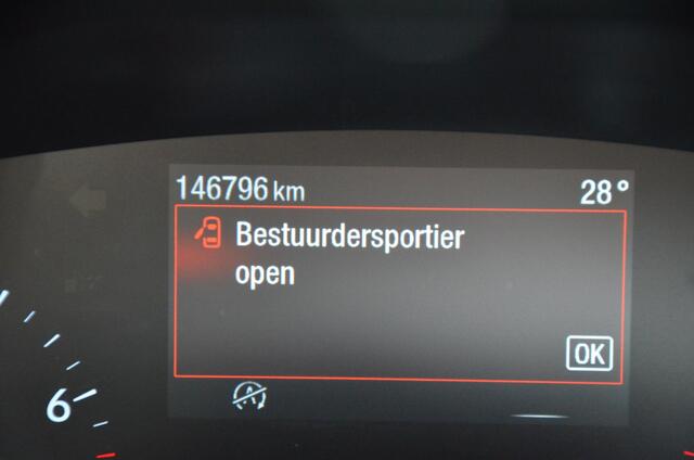 Ford FOCUS Wagon 1.0 EcoBoost Connected Navi/Pdc/Ecc/Stoel,ruit en stuurverwarming/Cr-Controle/Privacy-Glass/16-Inch Lmv/Achteruitrijcamera/Trekhaak