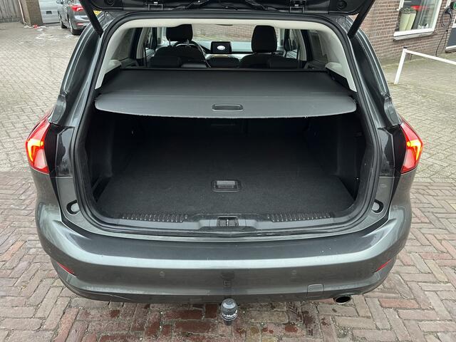 Ford FOCUS Wagon 1.0 EcoBoost Hybrid Titanium X Business TREKHAAK CAMERA CLIMA NAVI