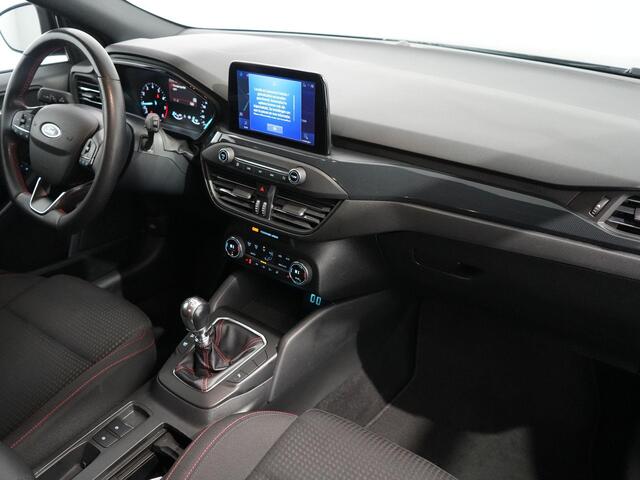 Ford FOCUS Wagon 1.0 EcoBoost Hybrid ST Line Business 125 PK | Camera | Winterpakket | Trekhaak |