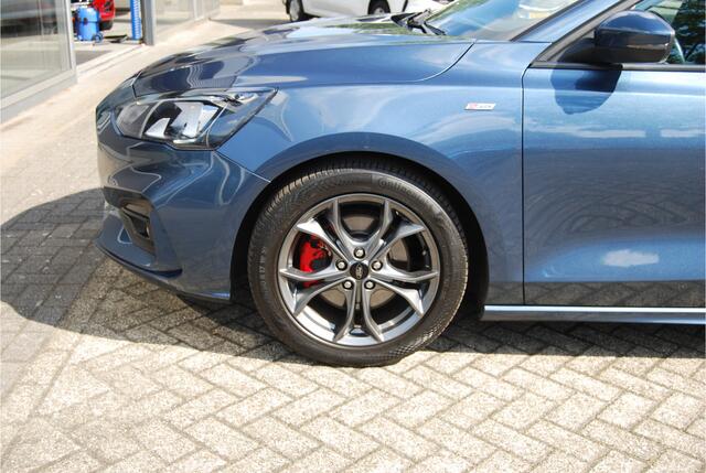 Ford FOCUS Wagon 1.5 EcoBoost ST-Line Business 150pk TREKHAAK 1500KG | WINTERPACK | CAMERA | WINTERBANDEN* |GROTE SPOILER | NAVIGATIE