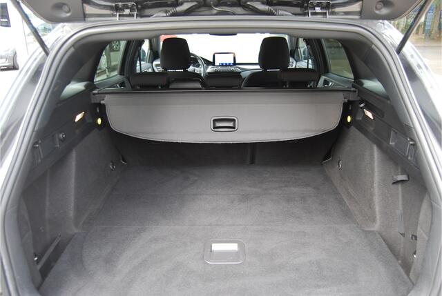 Ford FOCUS Wagon 1.5 EcoBoost ST Line X Business 150pk AUTOMAAT LED | WINTERPACK | CLIMATE | WINTERBANDEN*| CAMERA | 18 INCH | 1500KG TREKVERMOGEN