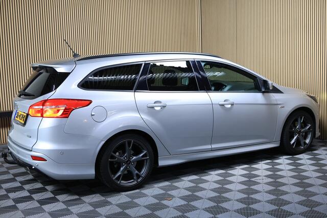 Ford FOCUS Wagon 1.5 ST-Line THAAK NAVI CAMERA CLIMA PDC PARKAss '18