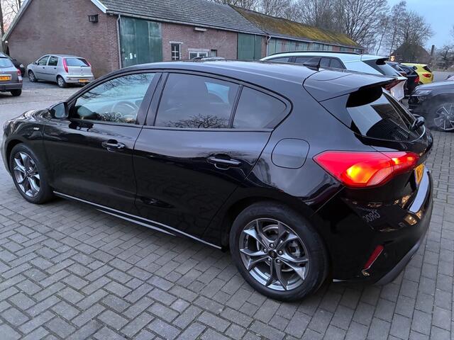 Ford FOCUS 1.0 ECOB. ST Line! CAMERA/CARPLAY/CRUISE