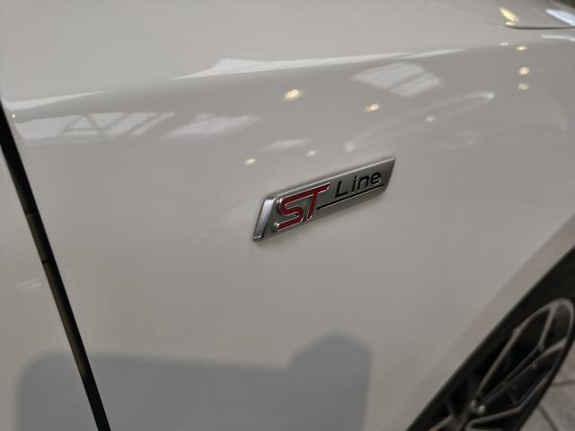 Ford FOCUS Wagon 1.5 EcoBoost 150 pk ST-Line | Trekhaak | Winter Pack | Camera | LED | B&O | 18" | Keyless entry