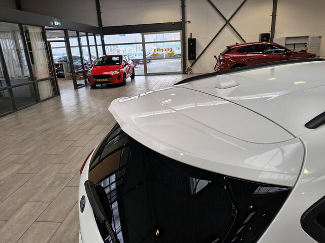 Ford FOCUS Wagon 1.5 EcoBoost 150 pk ST-Line | Trekhaak | Winter Pack | Camera | LED | B&O | 18" | Keyless entry