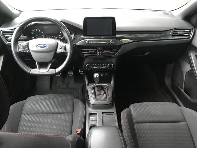 Ford FOCUS Wagon 1.0 EcoBoost ST Line Business | Rijklaar incl garantie | Trekhaak Parkeersensoren voor Navigatie Keyless
