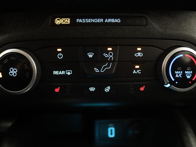 Ford FOCUS 1.0 EcoBoost Titanium Business 125pk Camera | Cruise | Parkeersens. v+a | Stoel-/stuur-/voorruitverw. | Trekhaak afneembaar