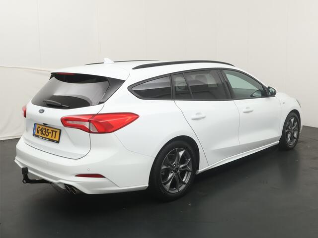 Ford FOCUS Wagon EcoBoost 125 pk ST-Line | Trekhaak | Winter Pack | Camera | 4 seiz. banden | Keyless entry | 100% dealer onderh.
