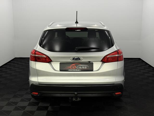 Ford FOCUS Wagon 1.0 Titanium Camera, Half leder, Navi, Keyless start, Stoelverwarming, Cruise control, A start stop, Lichtmetalen velgen