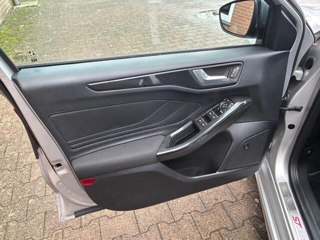 Ford FOCUS 1.0 ECOBOOST HYBRIDE 155 PK ST-LINE SUPERRR DIKKK