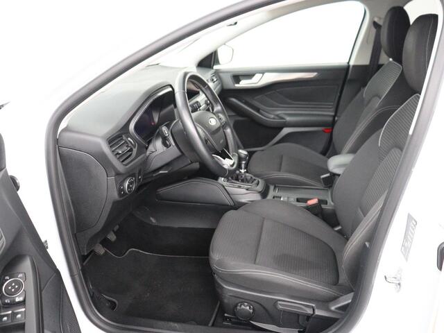 Ford FOCUS 1.0 EcoBoost Hybrid Titanium X | Stoelverwarming | Camera | Carplay | Digital Cockpit | Stuurverwarming | Keyless | Full LED | Parkeerhulp | Climate control | Cruise control