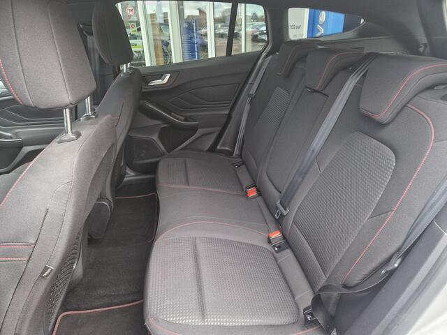 Ford FOCUS Wagon 1.0 EcoBoost ST Line Business | Trekhaak | LED verlichting voor en achter incl. LED dagrijverl.| Winterpack | Technology Pack Family Pack | Comfortpack | Privacy Glass
